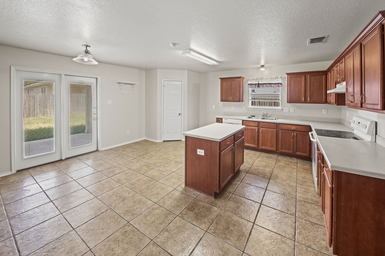 2127 Red Rock Crossing San Antonio, TX 78245