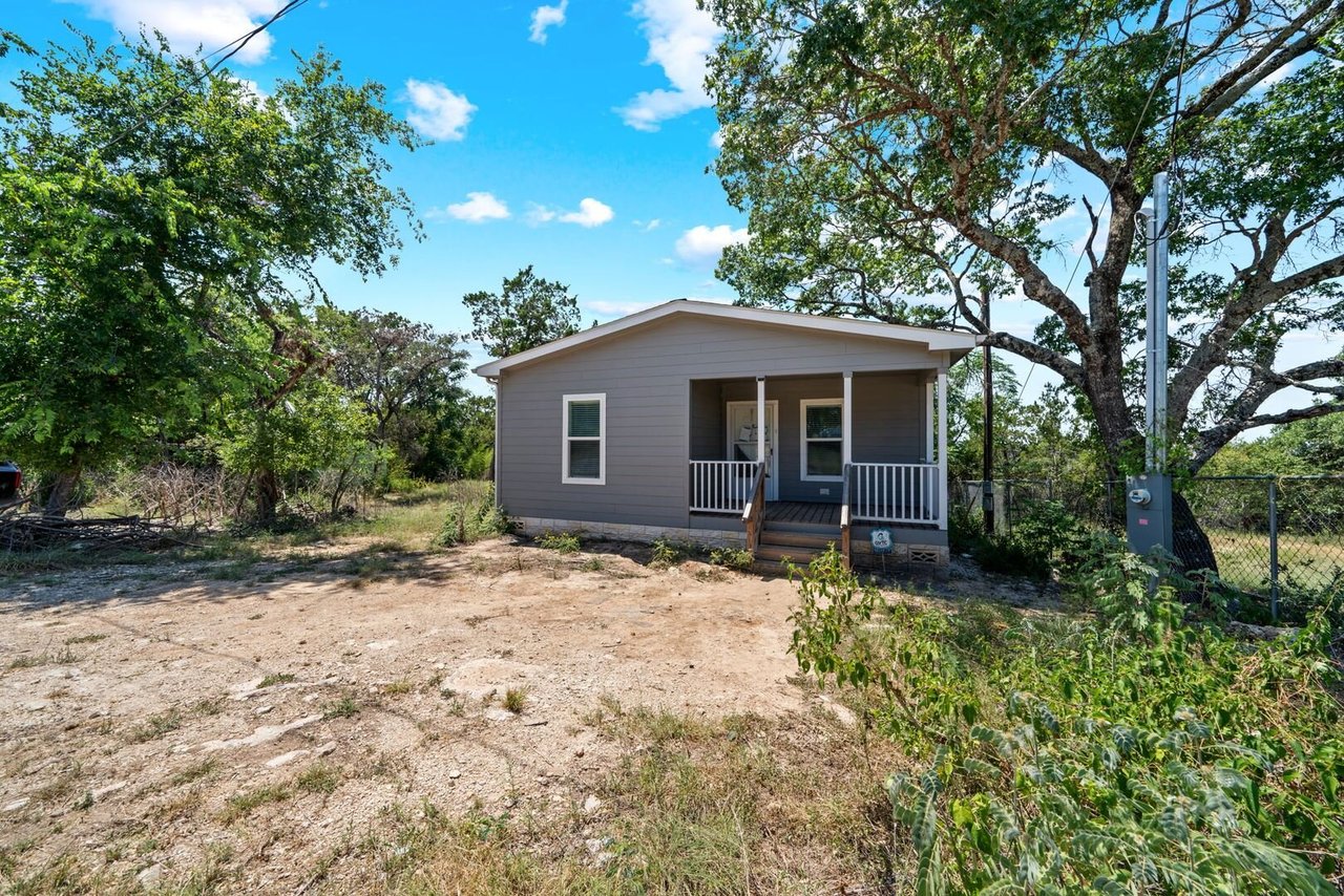 711 La Cresta Dr Canyon Lake, TX 78133