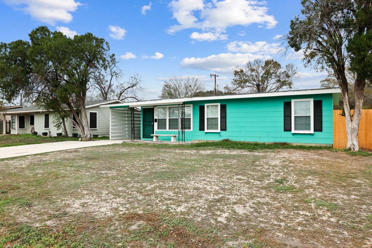 115 Harcourt San Antonio, TX 78223