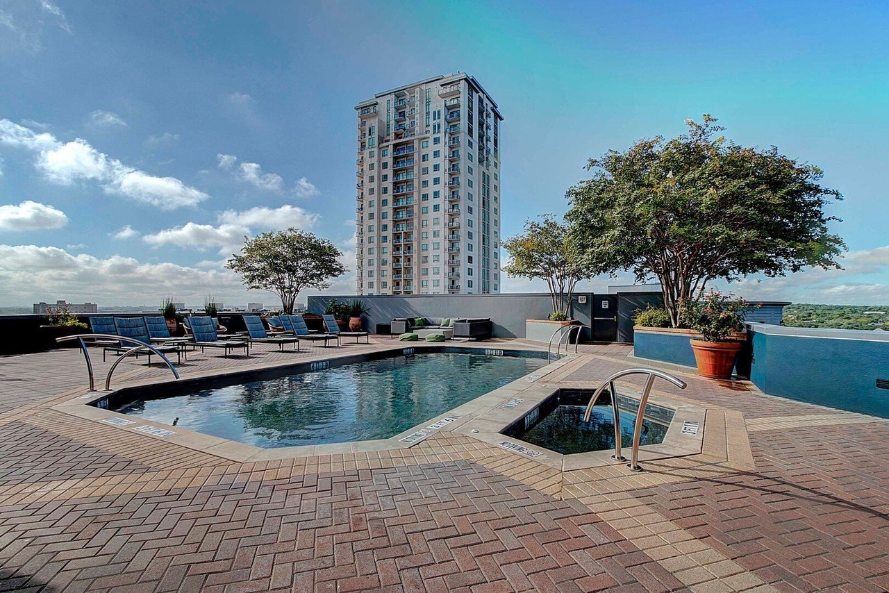 54 Rainey Street Apt 410 Austin, TX 78701