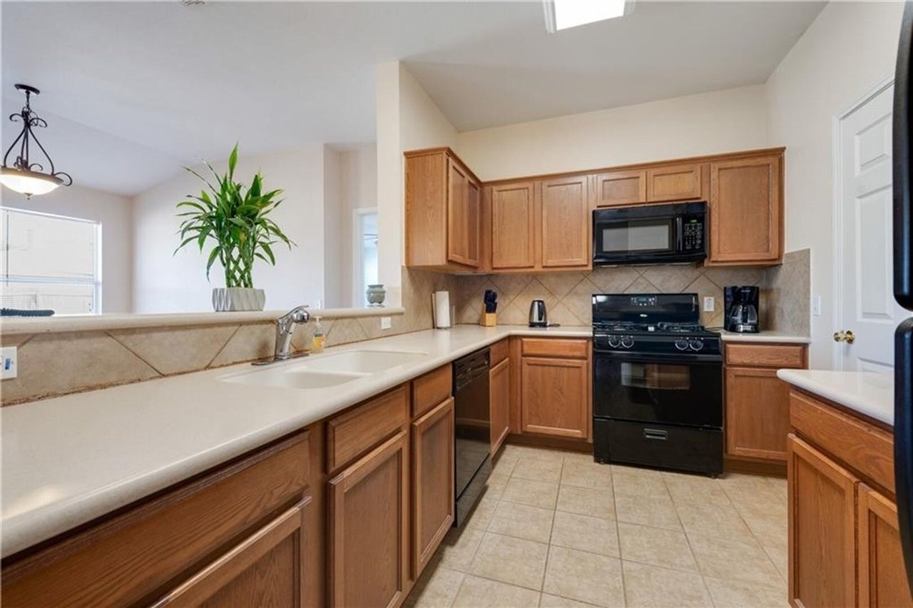 600 Stokesay Castle Path Pflugerville, TX 78660