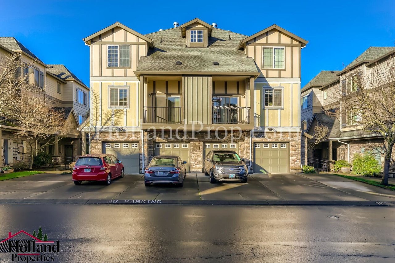 838 NE Wheelock Place Hillsboro, OR 97006