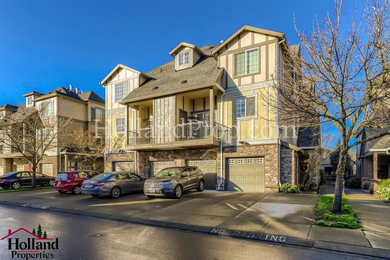 838 NE Wheelock Place Hillsboro, OR 97006