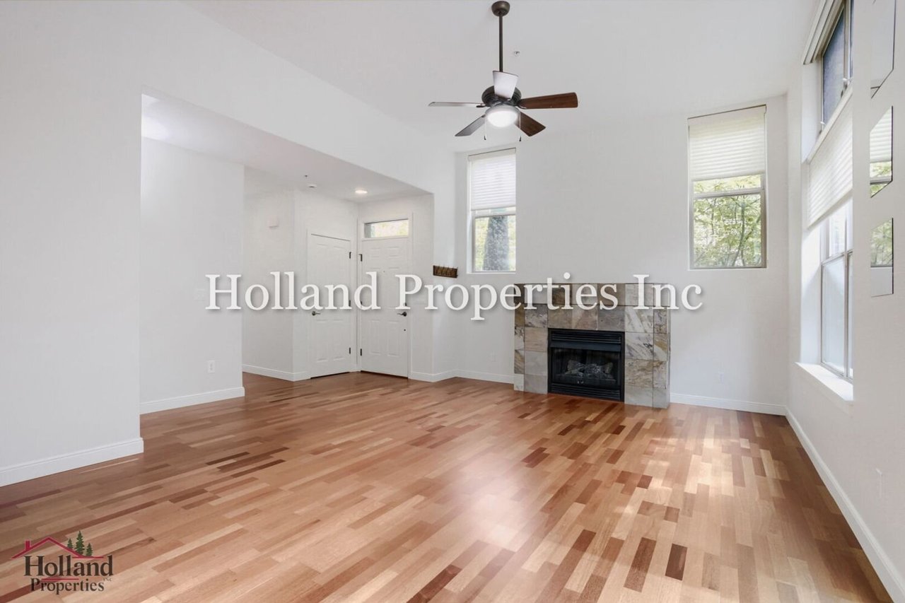 6267 NE Carillion DR Unit 104 Hillsboro, OR 97124