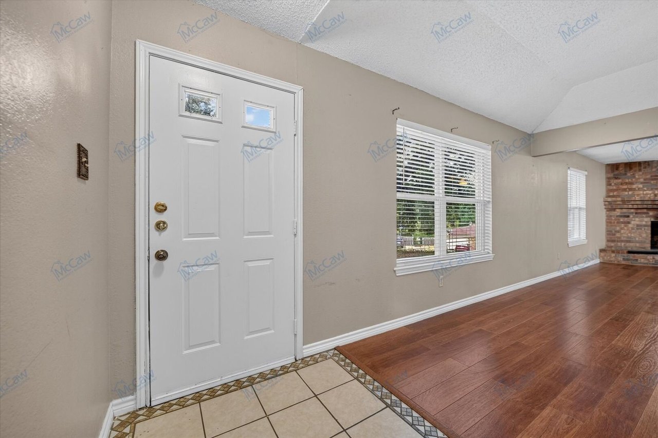 4200 Oakside Ct. Arlington, TX 76016