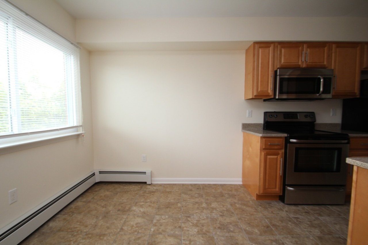 204 Flax Hill Road - 64G Norwalk, CT 06854