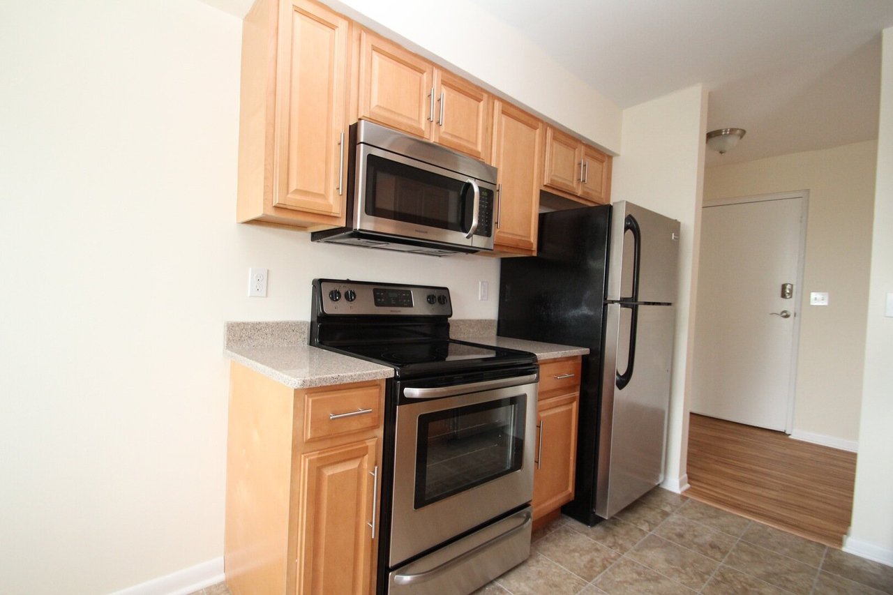 204 Flax Hill Road - 64G Norwalk, CT 06854