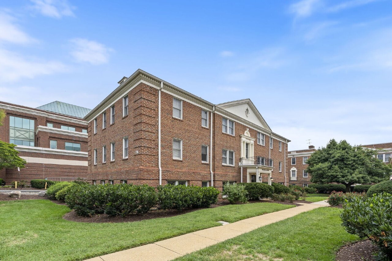 718 S Washington St #104