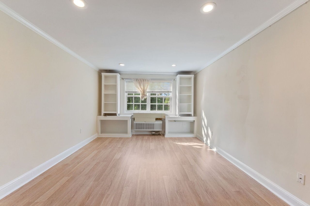 1732 W. Abingdon Drive #301