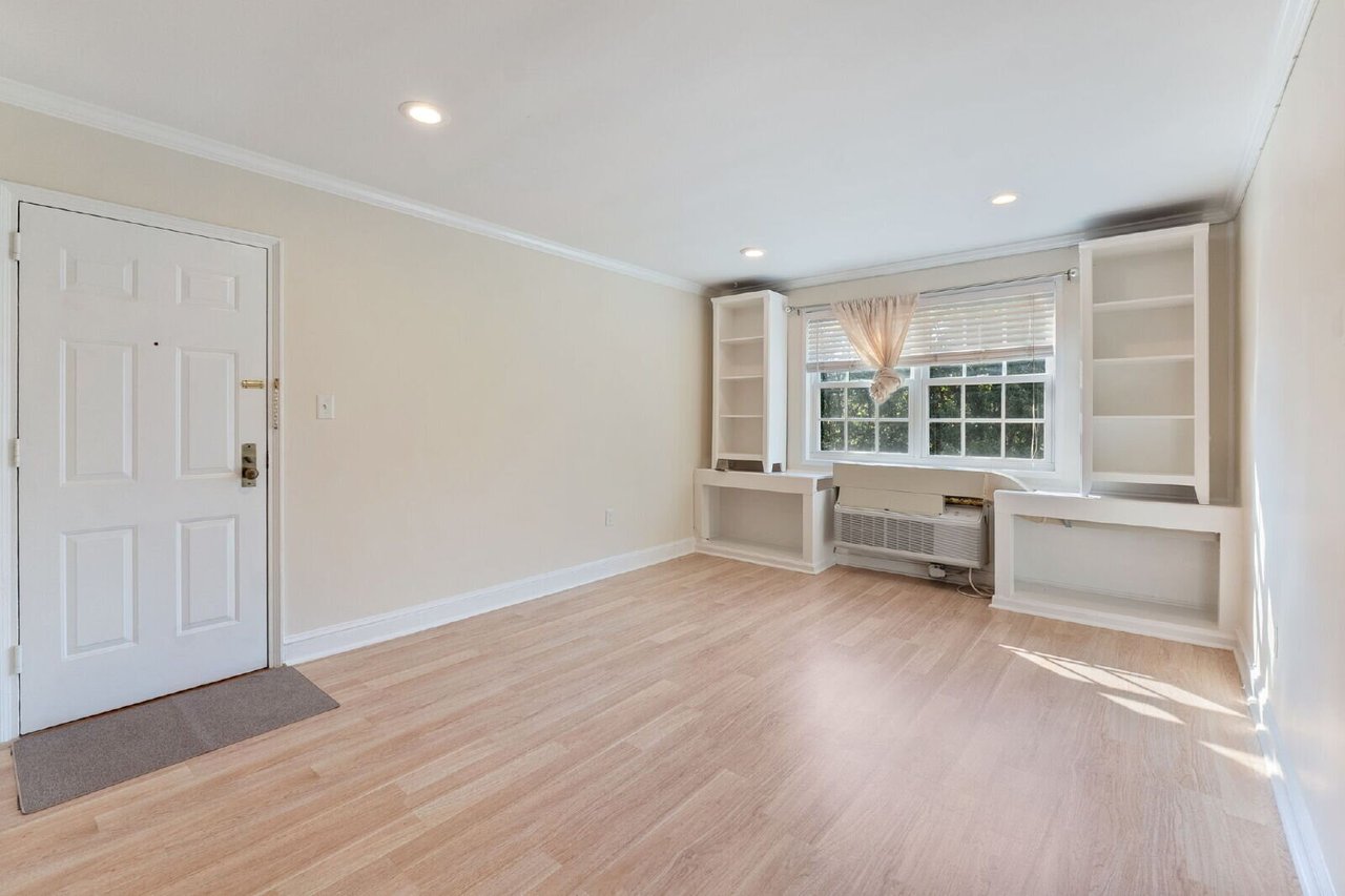 1732 W. Abingdon Drive #301