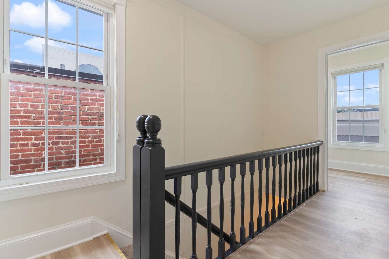1506 B Mt Vernon Ave