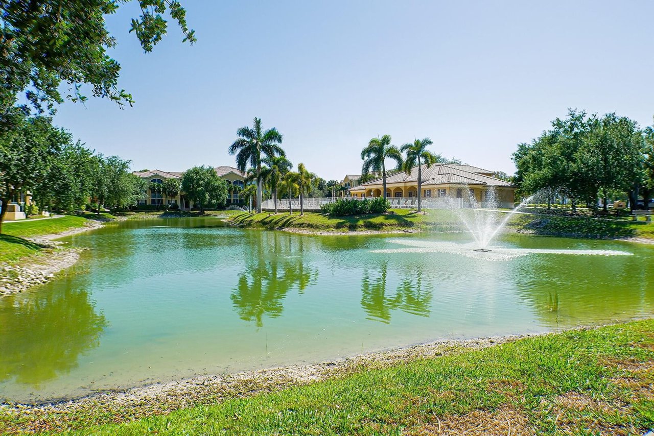 4113 Residence Drive APT 211 Fort Myers, FL 33901
