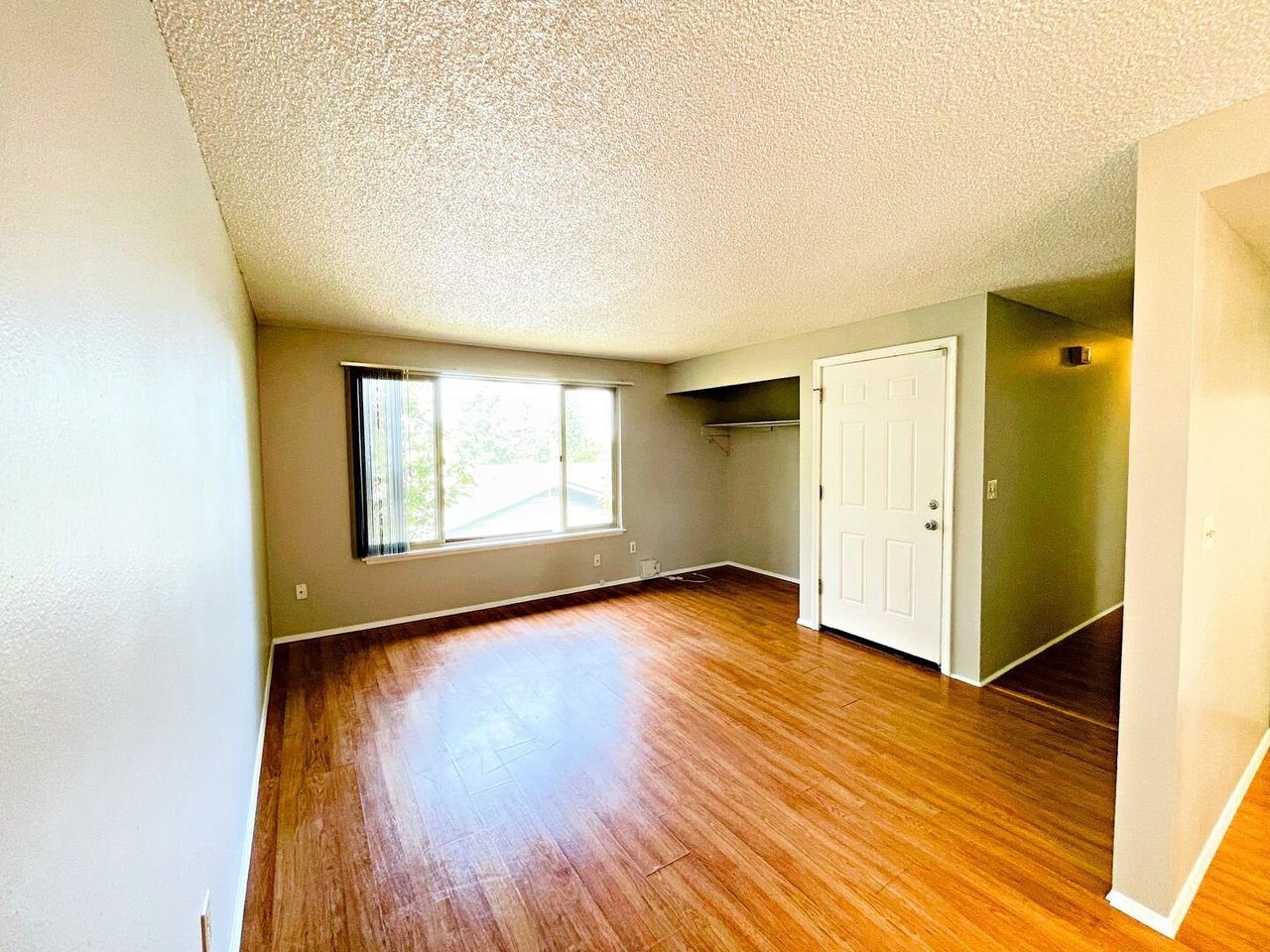 6130 W. Beech St  - Apt 2 Everett, WA 98203