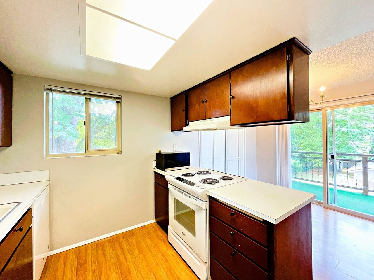 6130 W. Beech St  - Apt 2 Everett, WA 98203