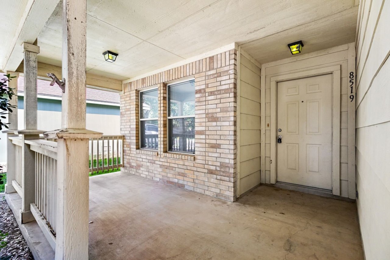 8519 Snakeweed Dr. Converse, TX 78109