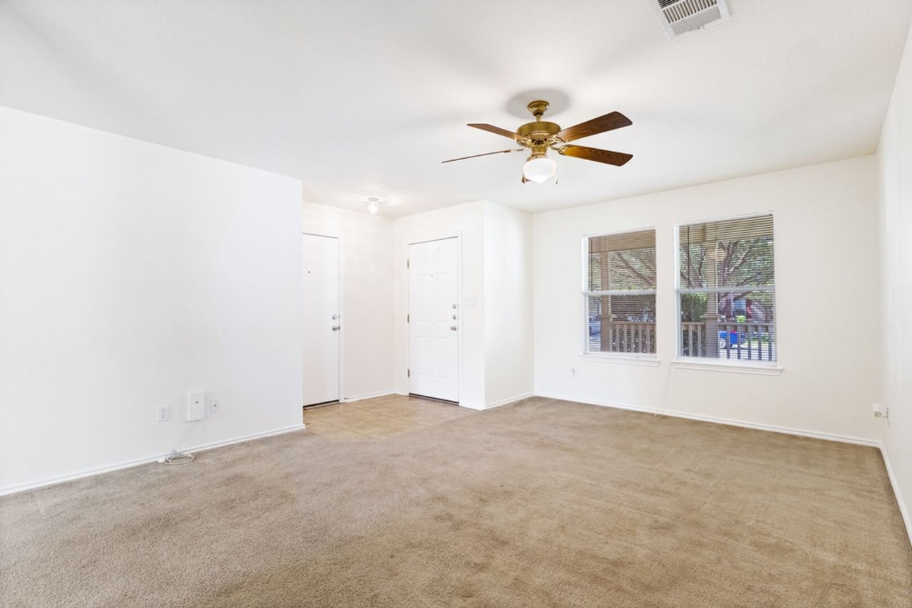 8519 Snakeweed Dr. Converse, TX 78109