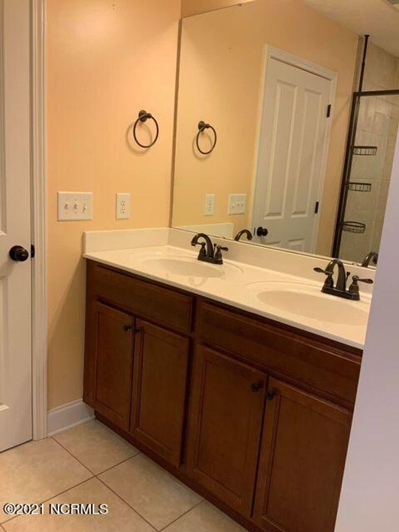 300 Sandhills Circle Pinehurst, NC 28374