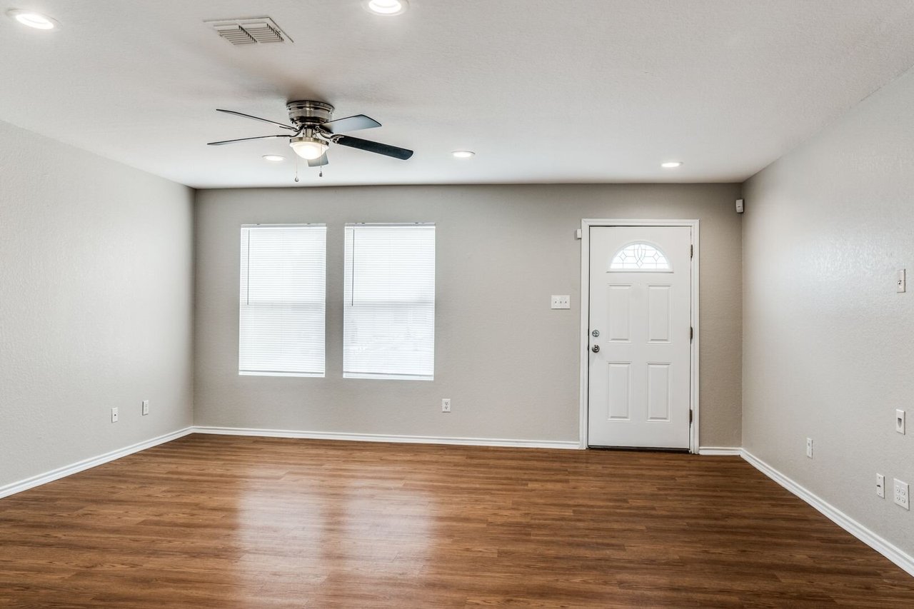 3743 Amber Leaf San Antonio, TX 78245
