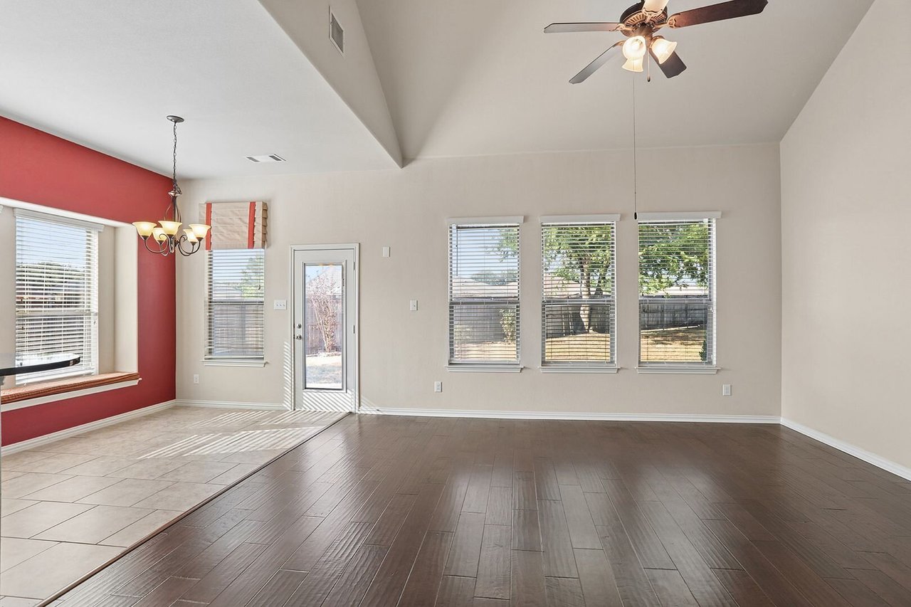 2454 Santa Barbara Loop Round Rock, TX 78665