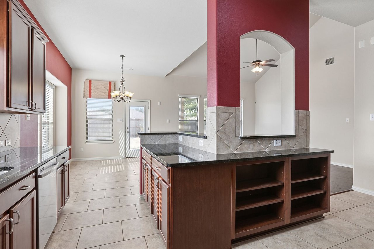 2454 Santa Barbara Loop Round Rock, TX 78665