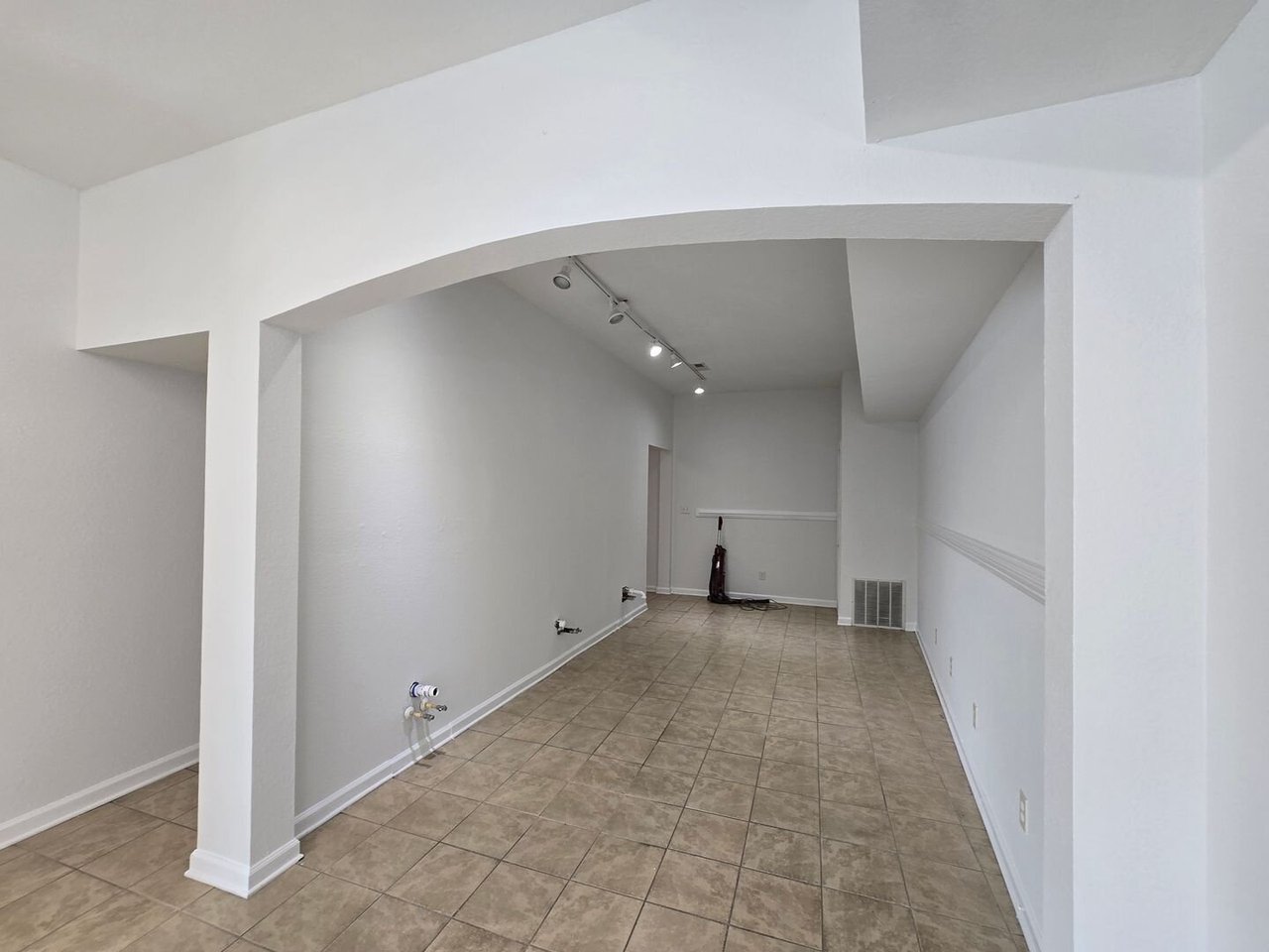 400 N Hughes - Unit 1 Elizabeth City, NC 27909