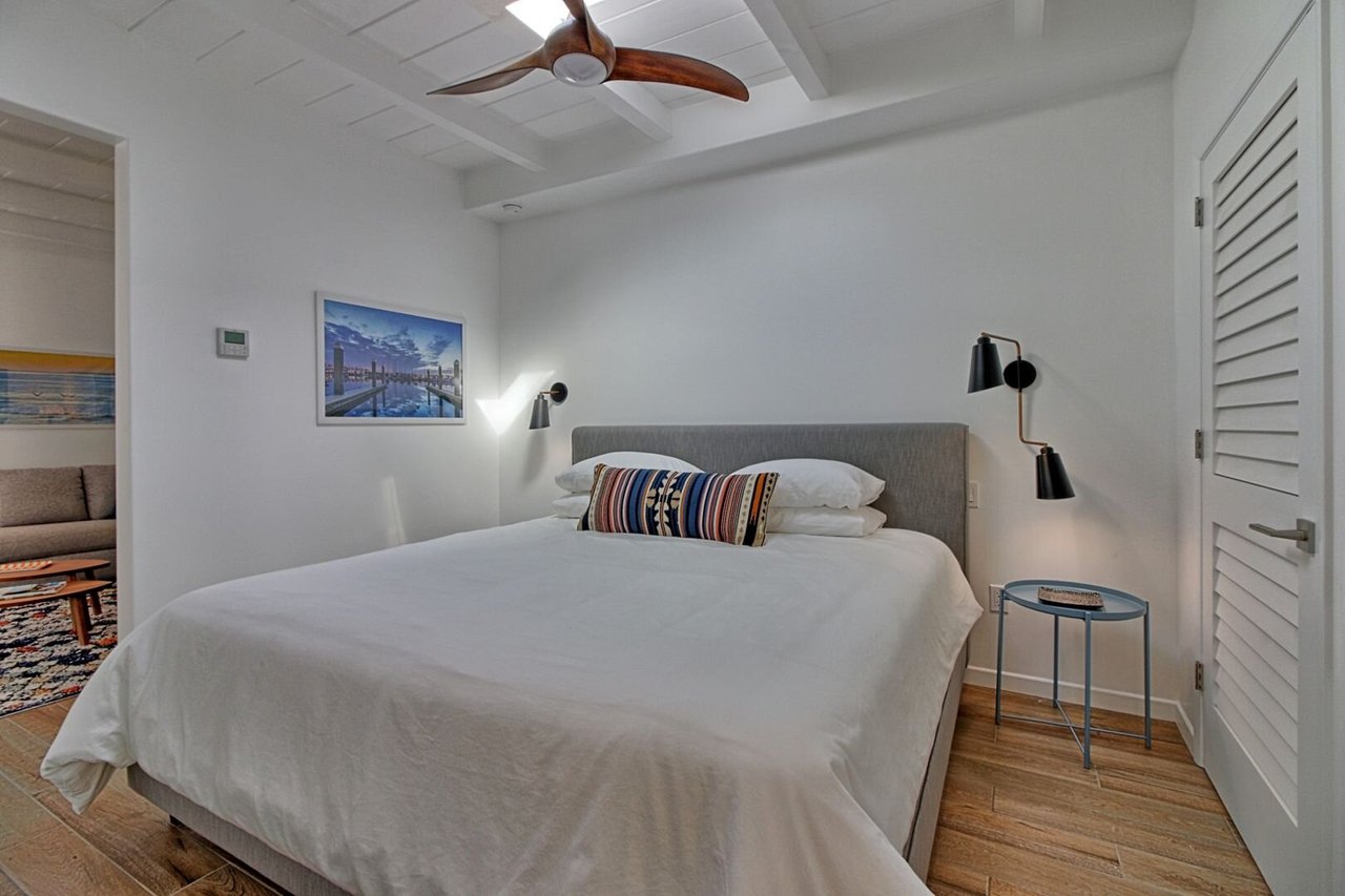 1072 Seaward Ventura, CA 93001