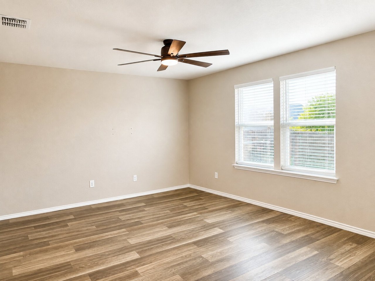 746 Retama Pass San Antonio, TX 78219