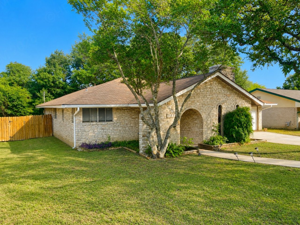3435 Sugarhill San Antonio, TX 78230