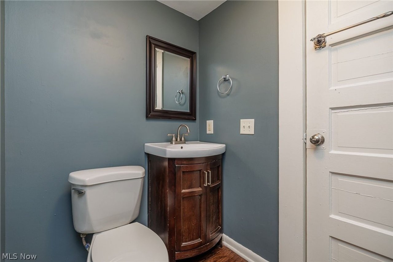 228 Gates Avenue - Up unit
