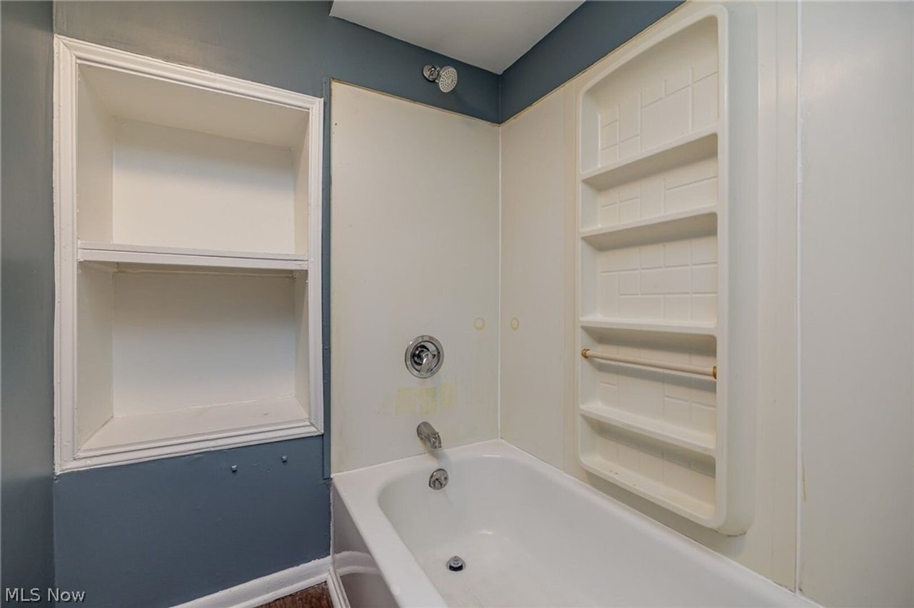 228 Gates Avenue - Up unit