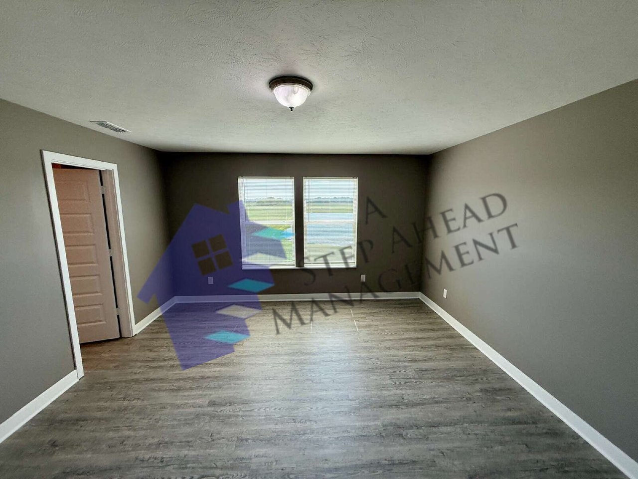 4725 W Safford Dr