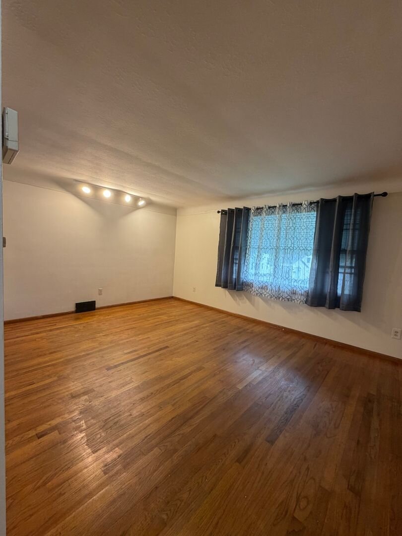 10024 McCracken Ave Up Garfield Heights, OH 44125