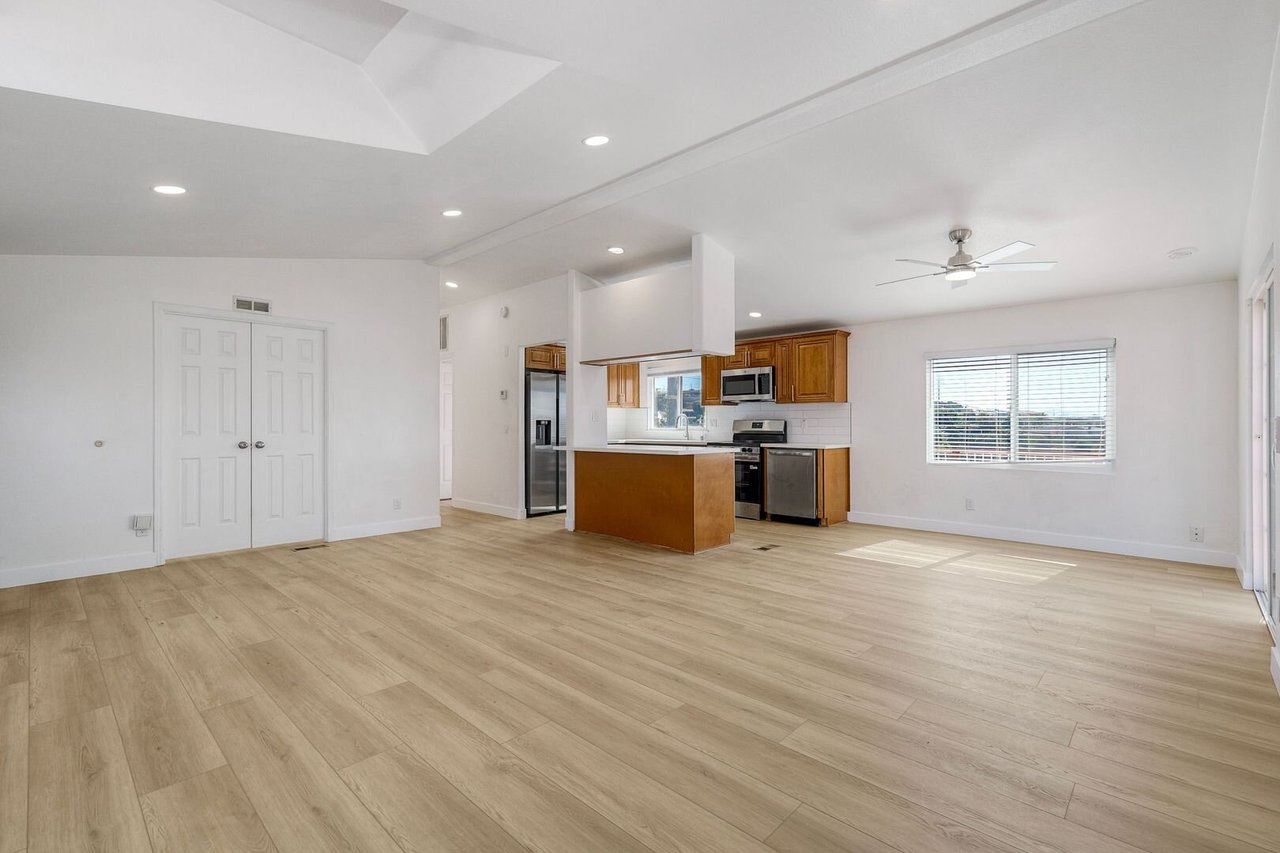 2241 Meadow Lark Dr San Diego, CA 92123