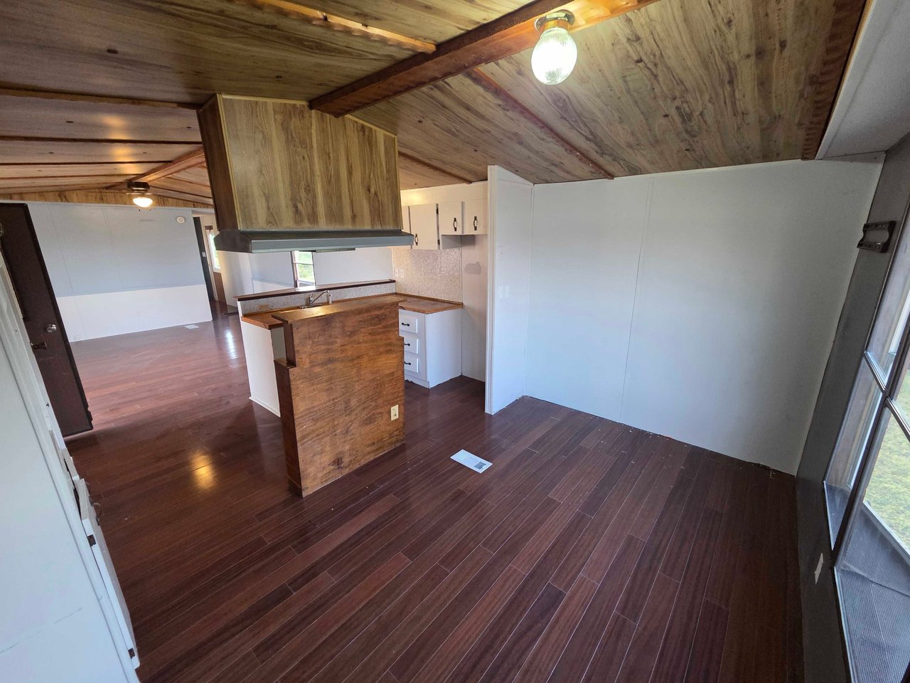 2414 Wysteria