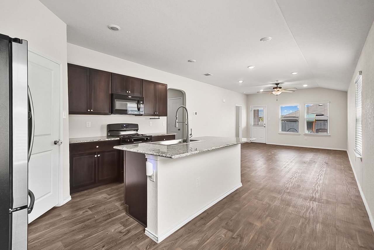 12122 Pease River San Antonio, TX 78245