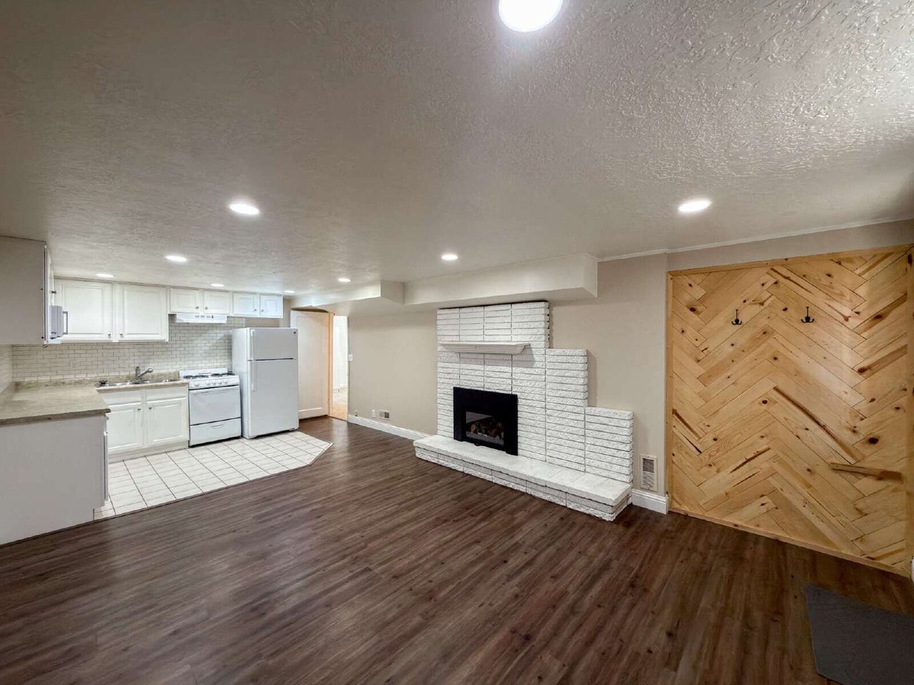 282 E. 650 N.