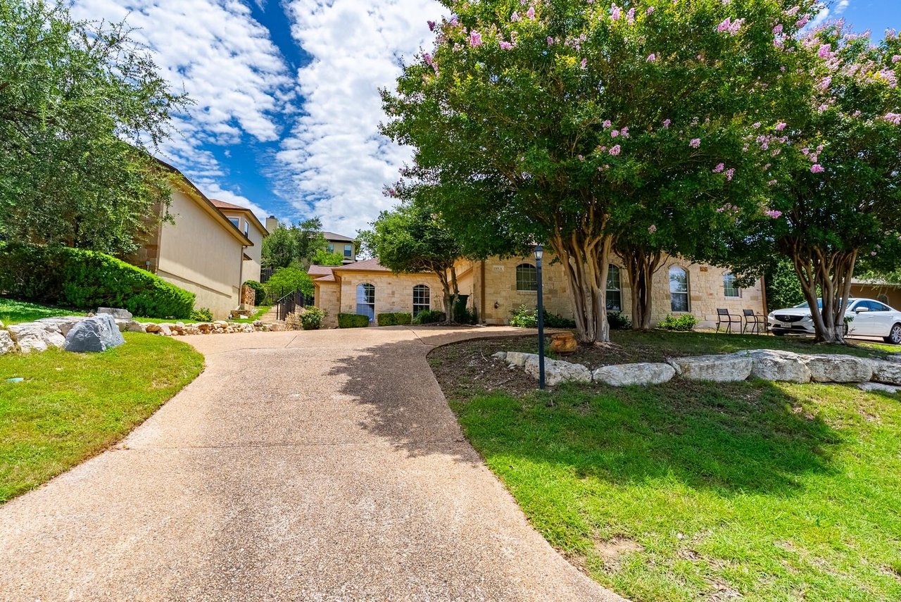 1305 Delsie Dr Unit A Lakeway, TX 78734