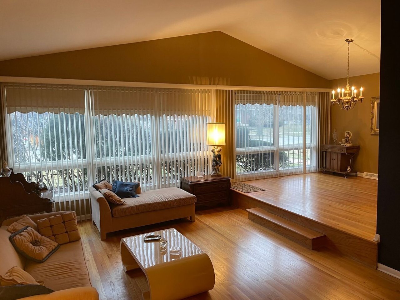 3929 W. Chase Avenue Lincolnwood, IL 60712
