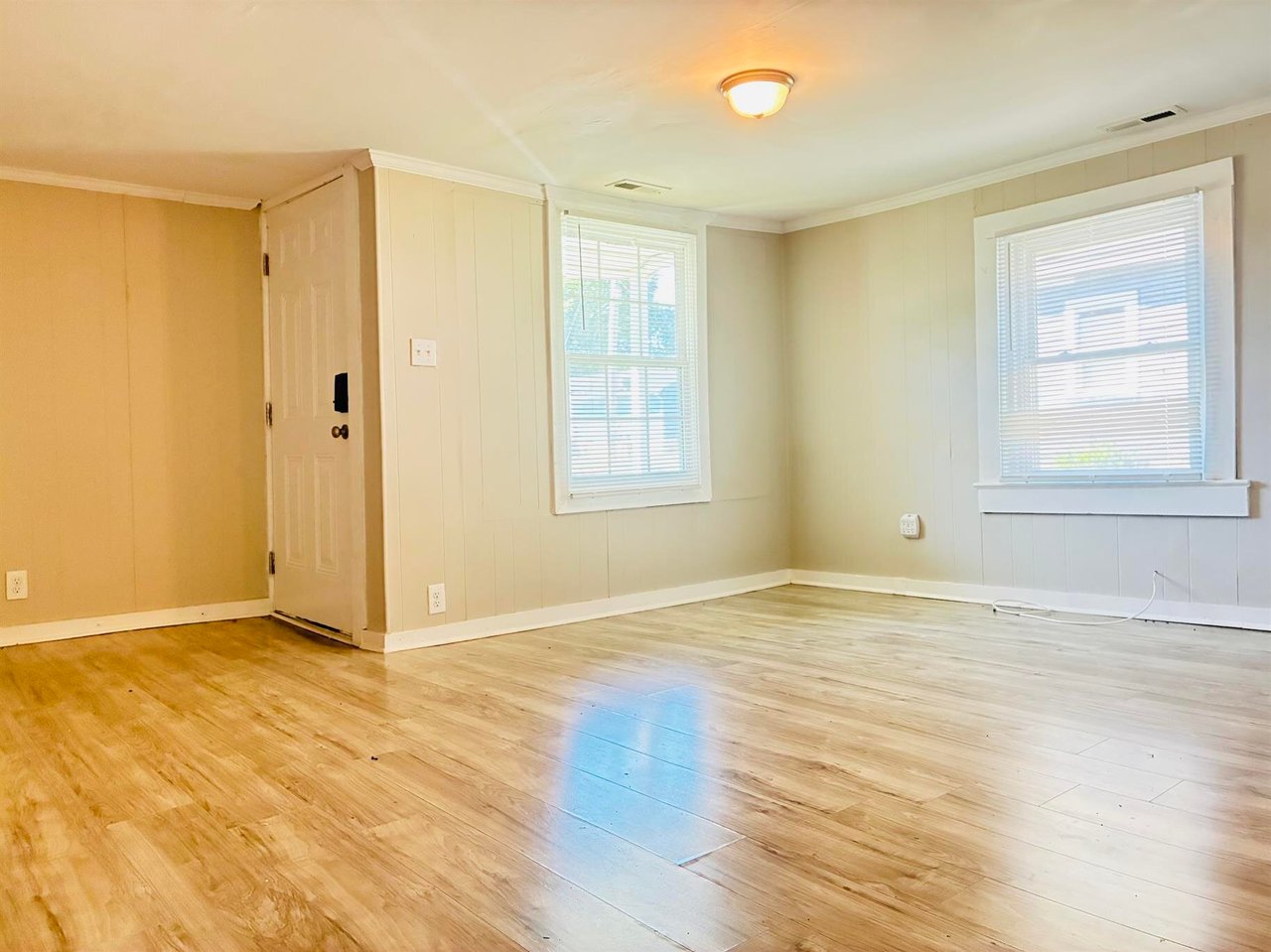 425 Van Buren St
