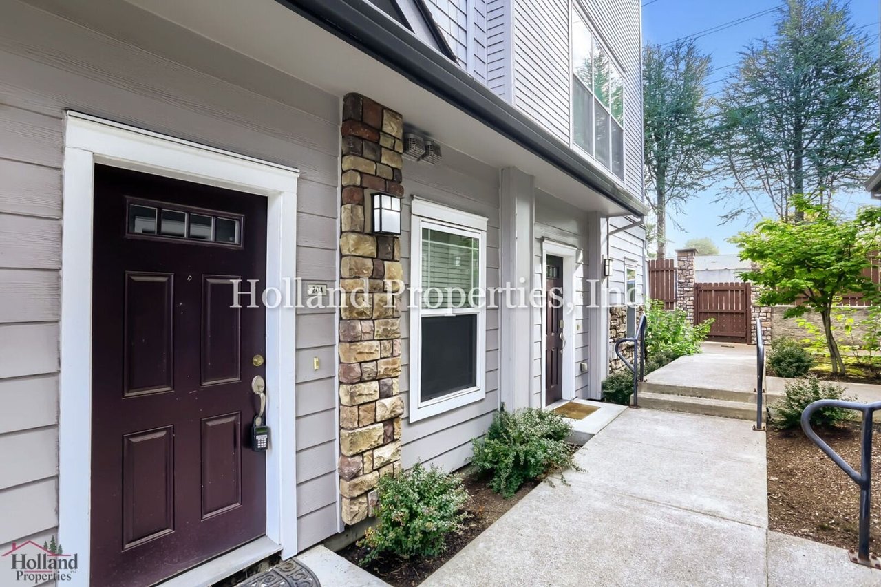 10882 NE Red Wing Way Unit 204 Hillsboro, OR 97006