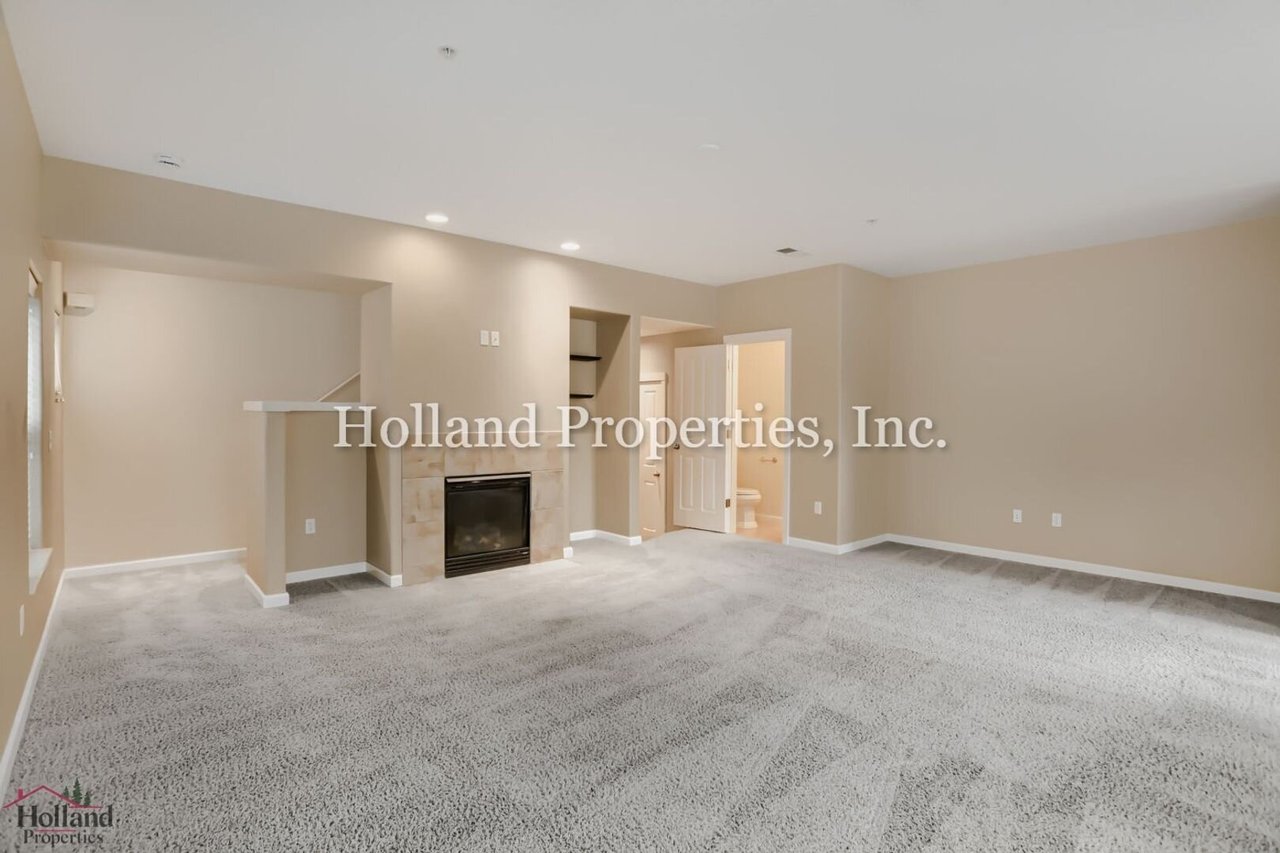 10882 NE Red Wing Way Unit 204 Hillsboro, OR 97006