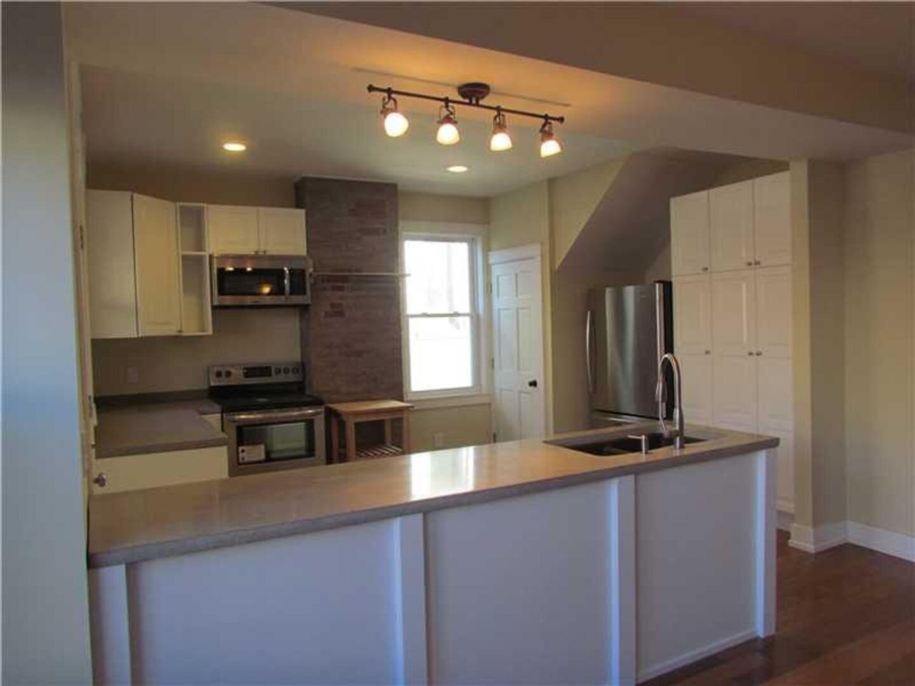 5525 Margaretta St Pittsburgh, PA 15206