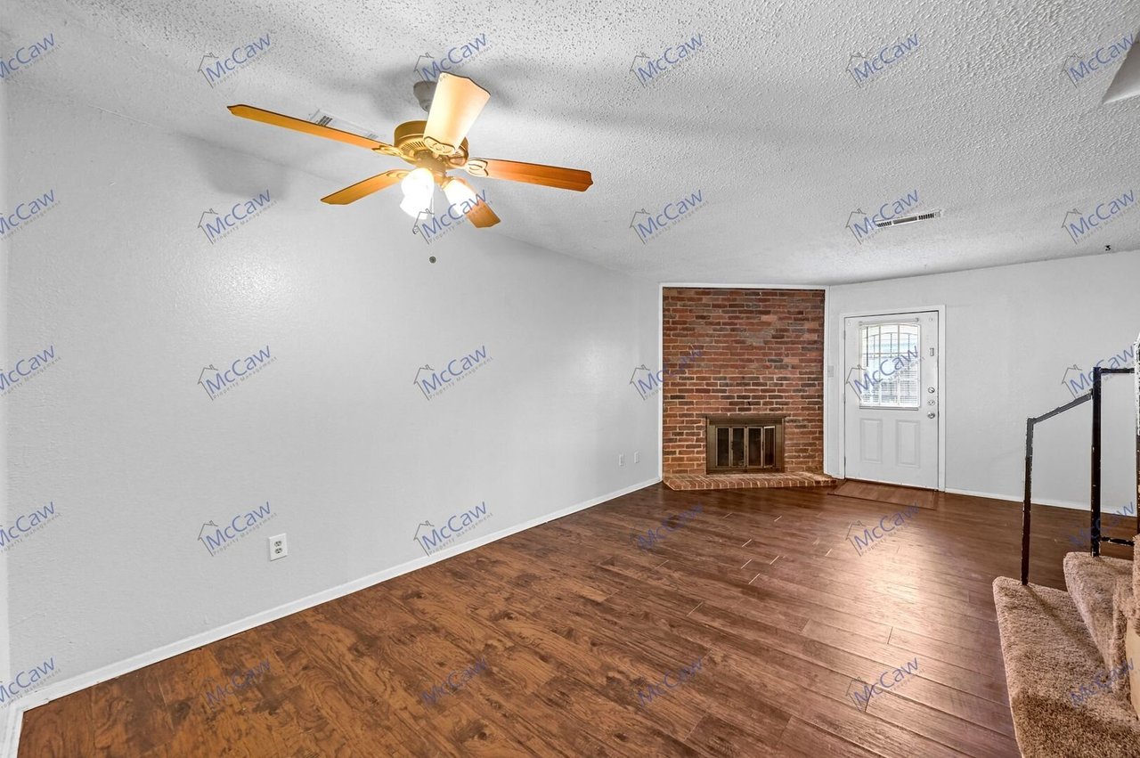 9463 Olde Towne Rowe Dallas, TX 75227