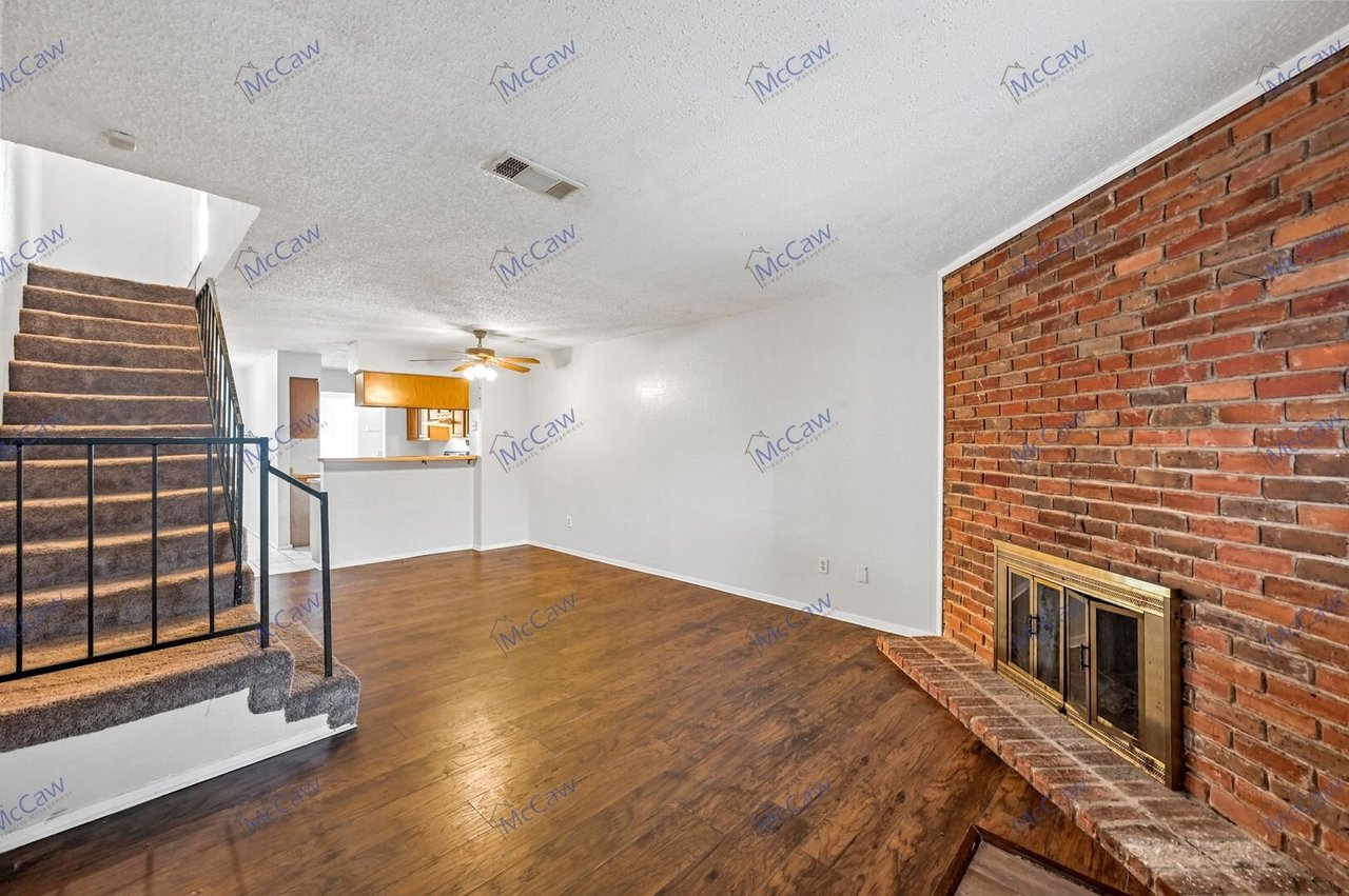9463 Olde Towne Rowe Dallas, TX 75227