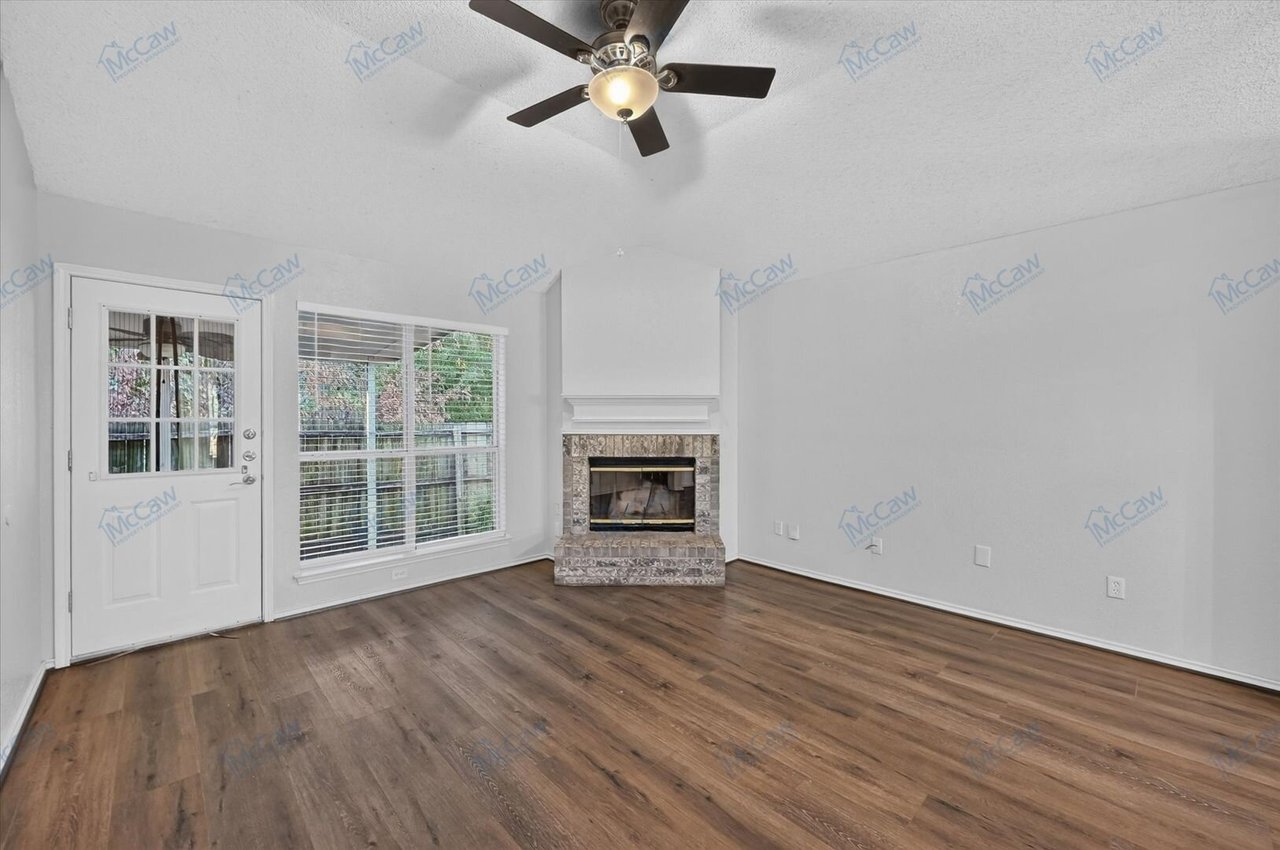 5719 Colebrook Trl. Arlington, TX 76017