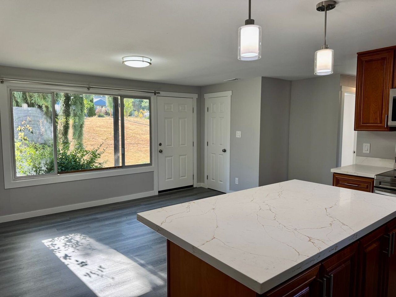 21901 54th Ave W Mountlake Terrace, WA 98043