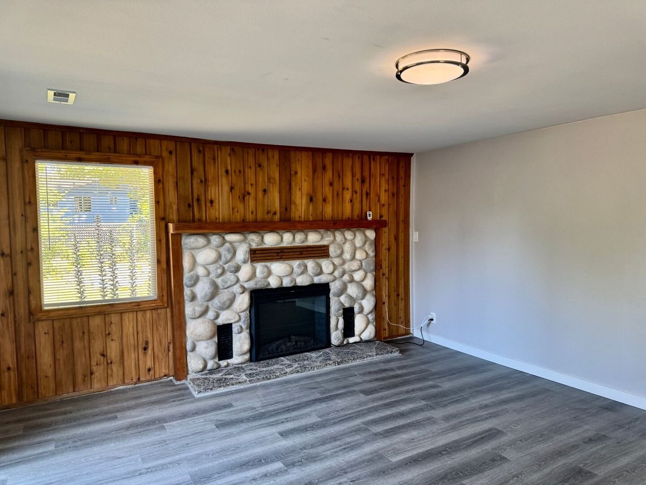 21901 54th Ave W Mountlake Terrace, WA 98043