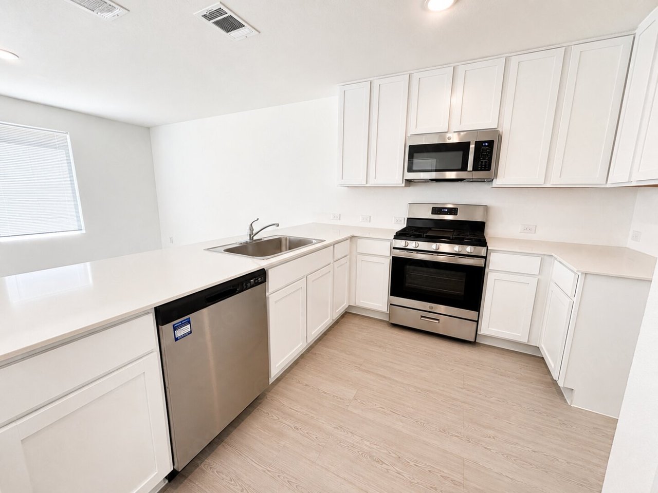 6506 Dali Bend San Antonio, TX 78263