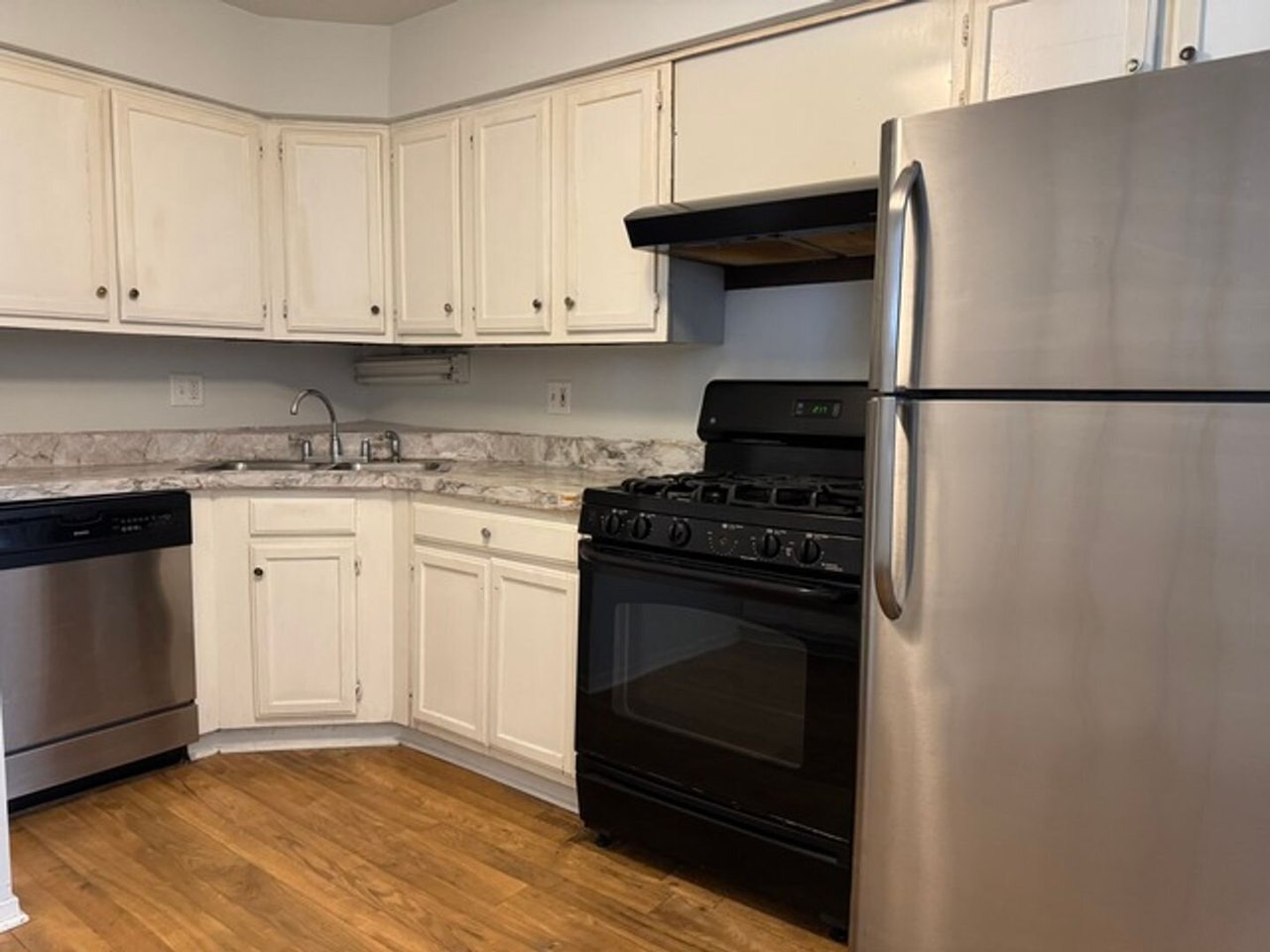 291 North Gregory Street, #12 Aurora, IL 60504
