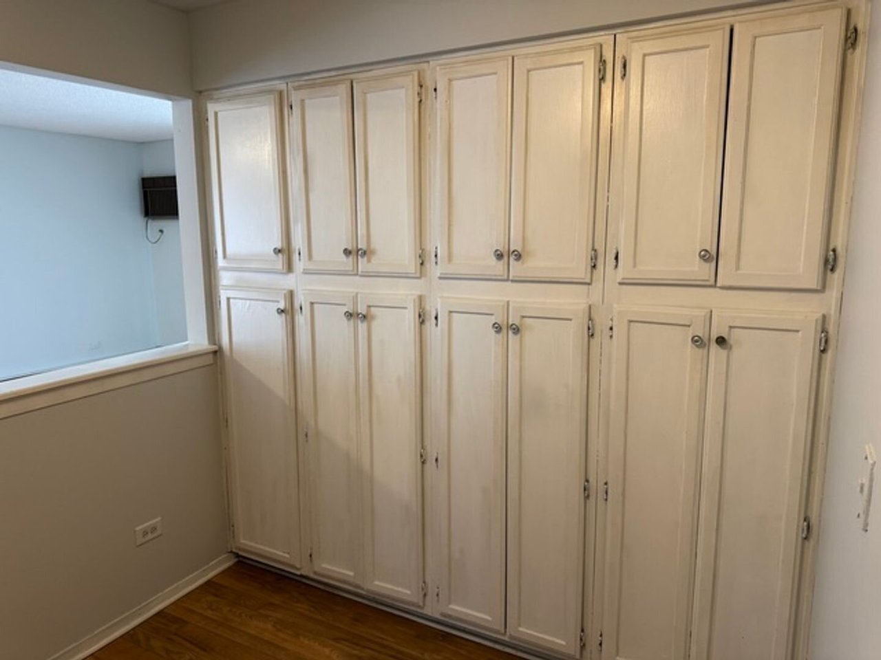 291 North Gregory Street, #12 Aurora, IL 60504